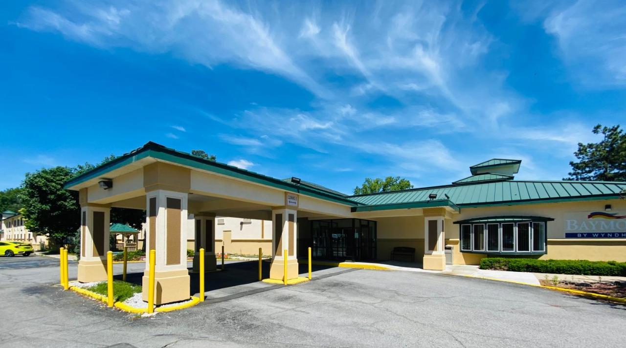 Baymont By Wyndham Latham Albany Airport Hotell Exteriör bild
