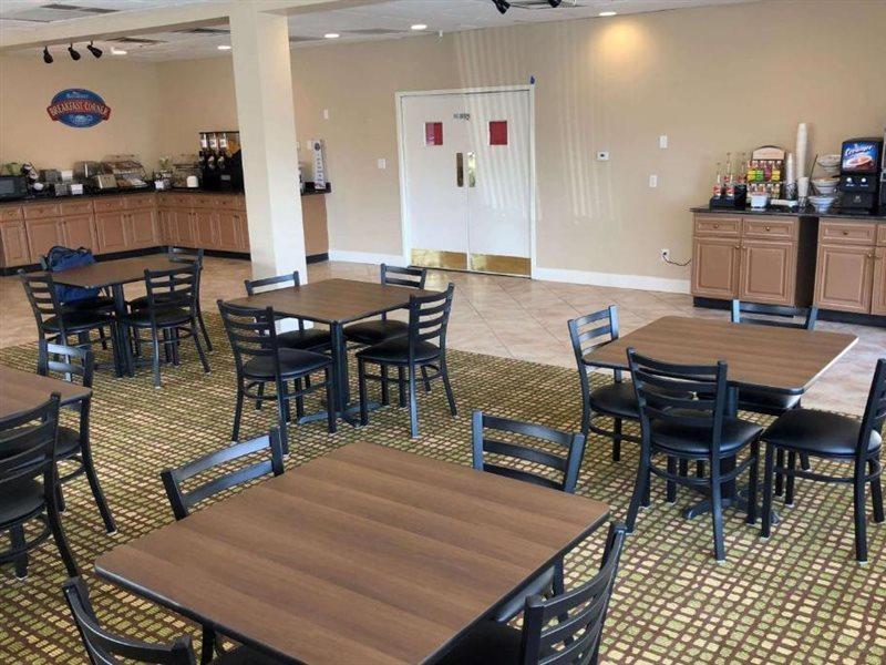 Baymont By Wyndham Latham Albany Airport Hotell Exteriör bild