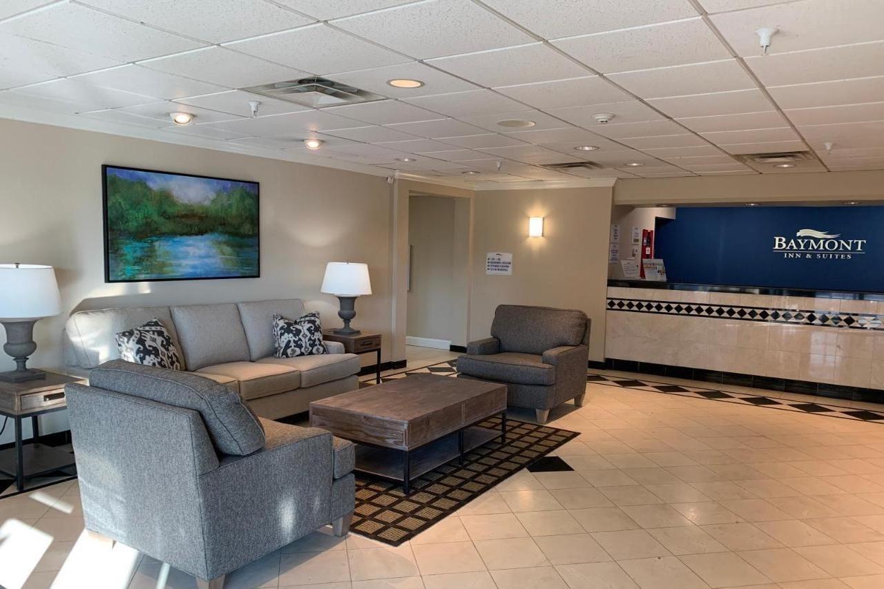Baymont By Wyndham Latham Albany Airport Hotell Exteriör bild