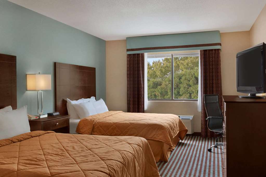Baymont By Wyndham Latham Albany Airport Hotell Rum bild