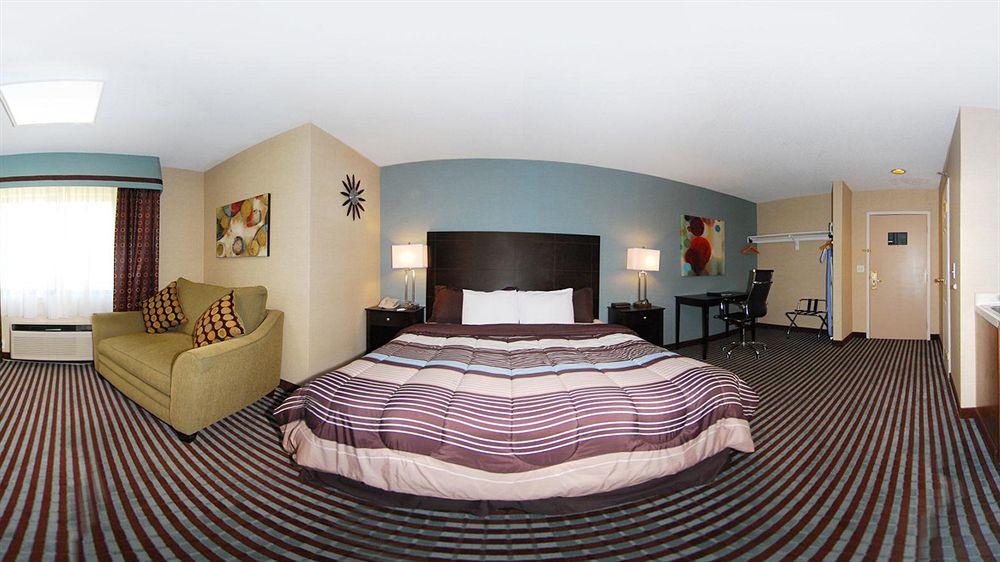 Baymont By Wyndham Latham Albany Airport Hotell Exteriör bild